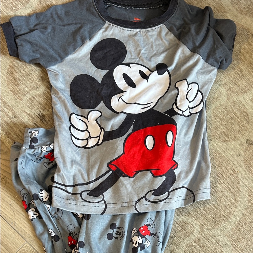 Disney, Mickey Mouse boys pyjamas size 3T brand new unworn